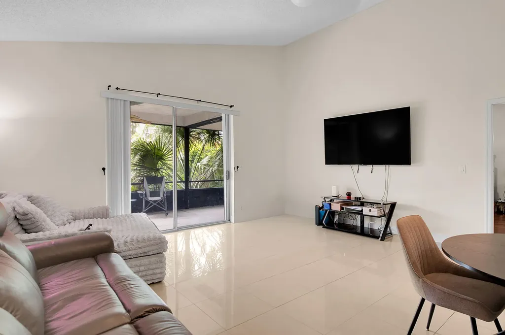 7705 Forest Green Lane Boynton Beach FL 33436