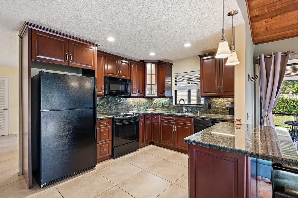 500 Oak Shadow Way Wellington FL 33414