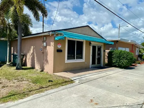 2017 Ave D Fort Pierce FL 34950