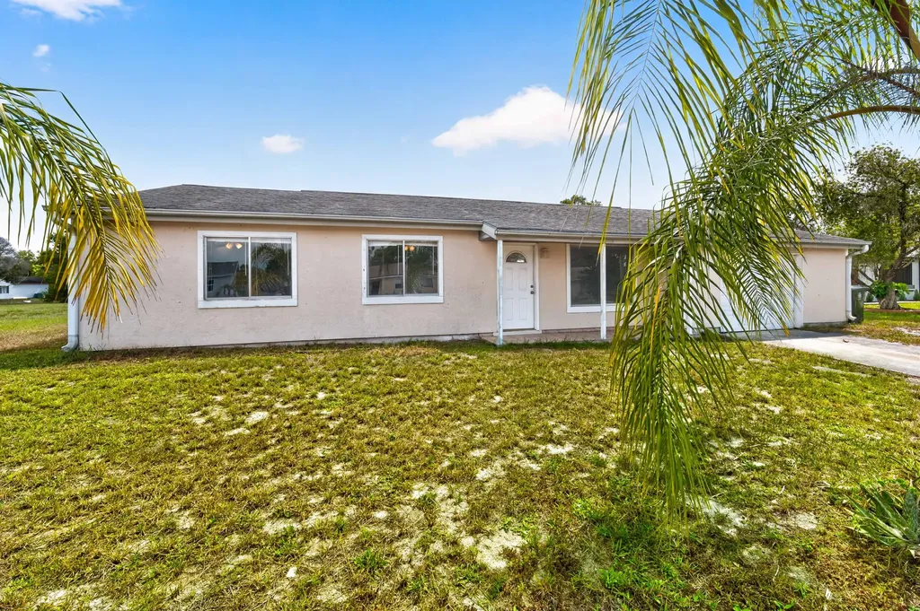 261 SW Cherryhill Road Port St Lucie FL 34953