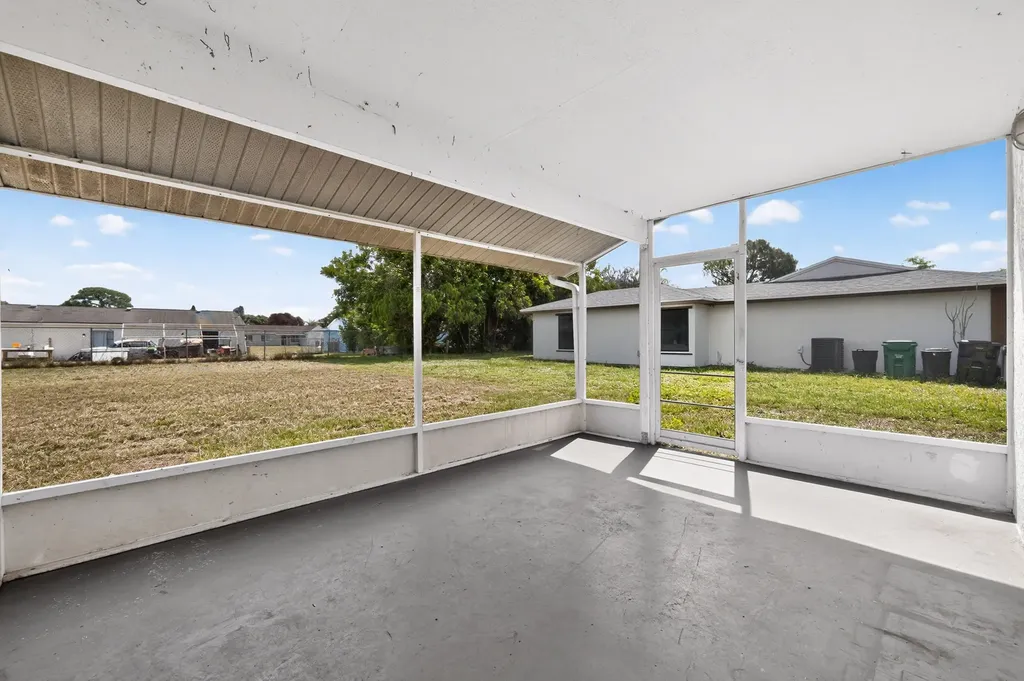 261 SW Cherryhill Road Port St Lucie FL 34953