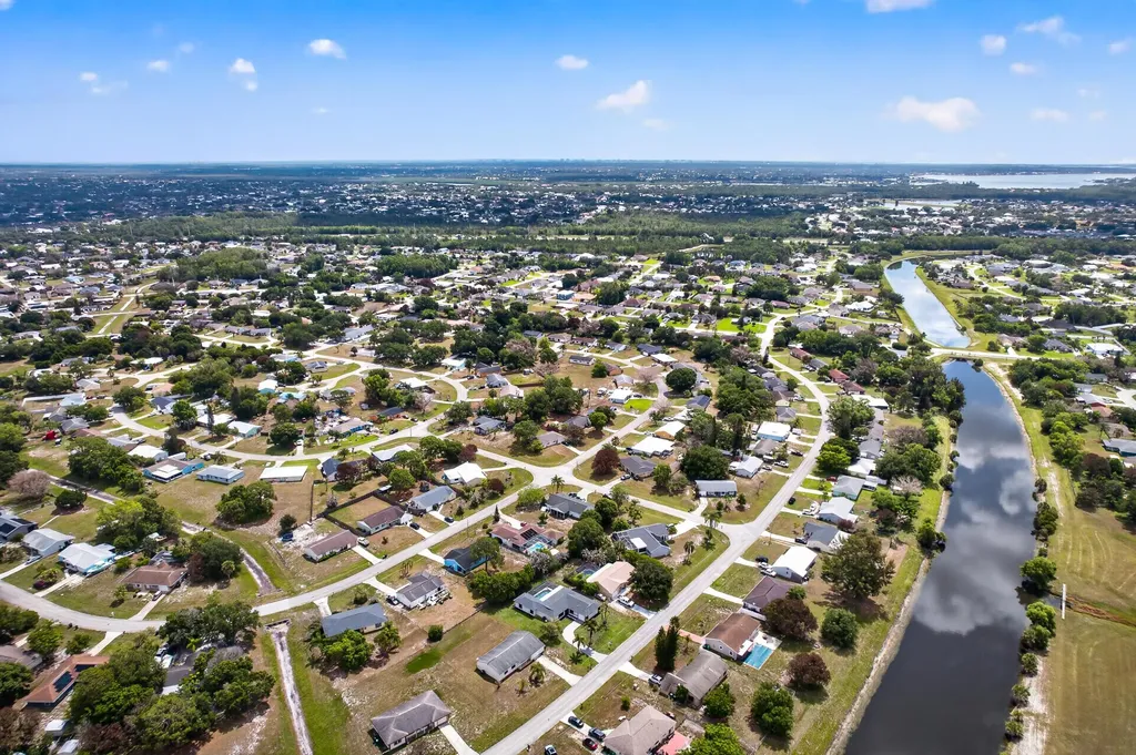 261 SW Cherryhill Road Port St Lucie FL 34953