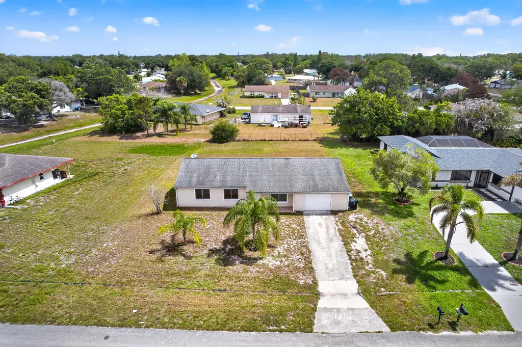 261 SW Cherryhill Road Port St Lucie FL 34953