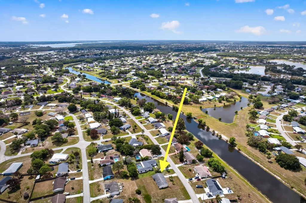 261 SW Cherryhill Road Port St Lucie FL 34953