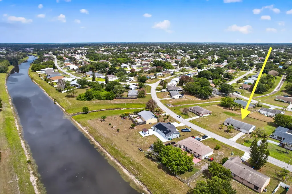 261 SW Cherryhill Road Port St Lucie FL 34953