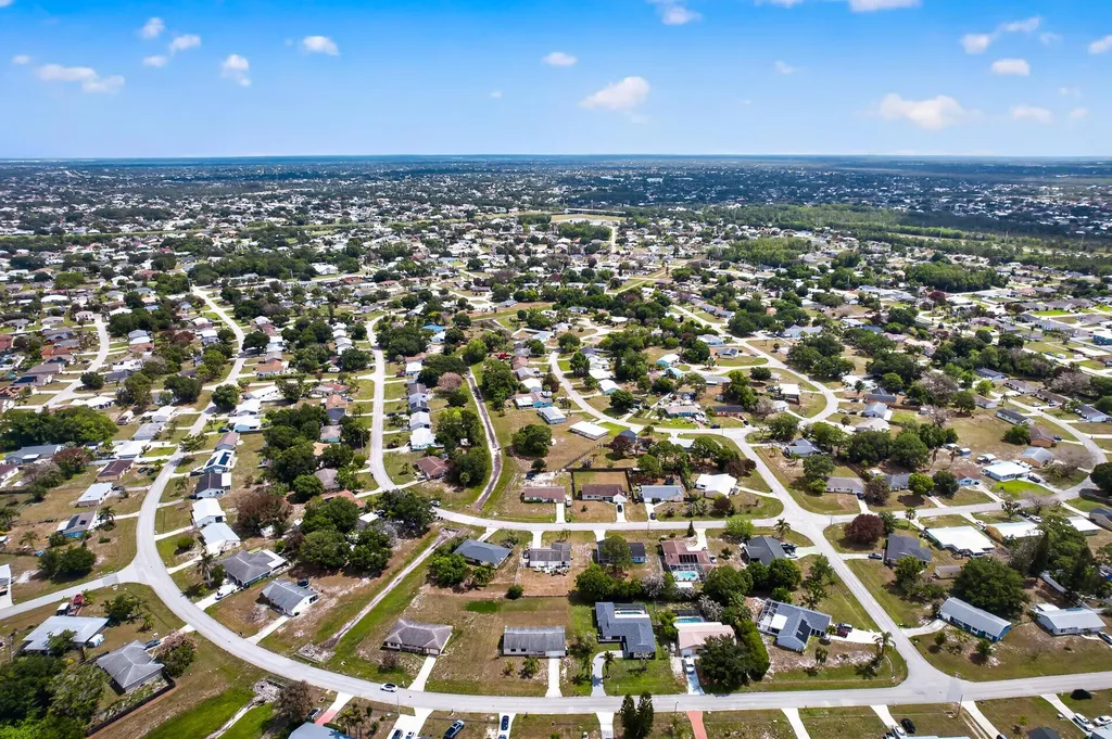 261 SW Cherryhill Road Port St Lucie FL 34953