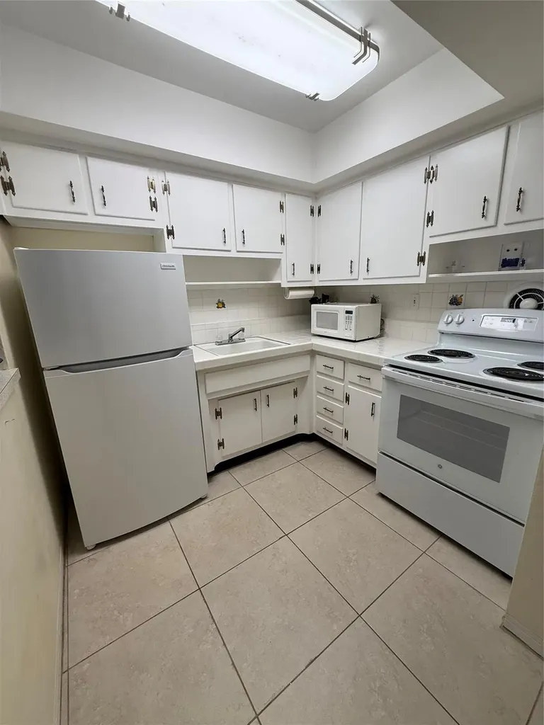 2841 NE 32nd Street Fort Lauderdale FL 33306
