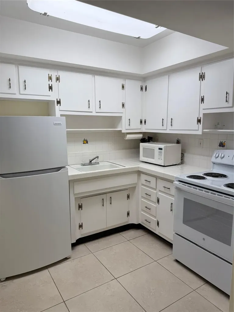 2841 NE 32nd Street Fort Lauderdale FL 33306