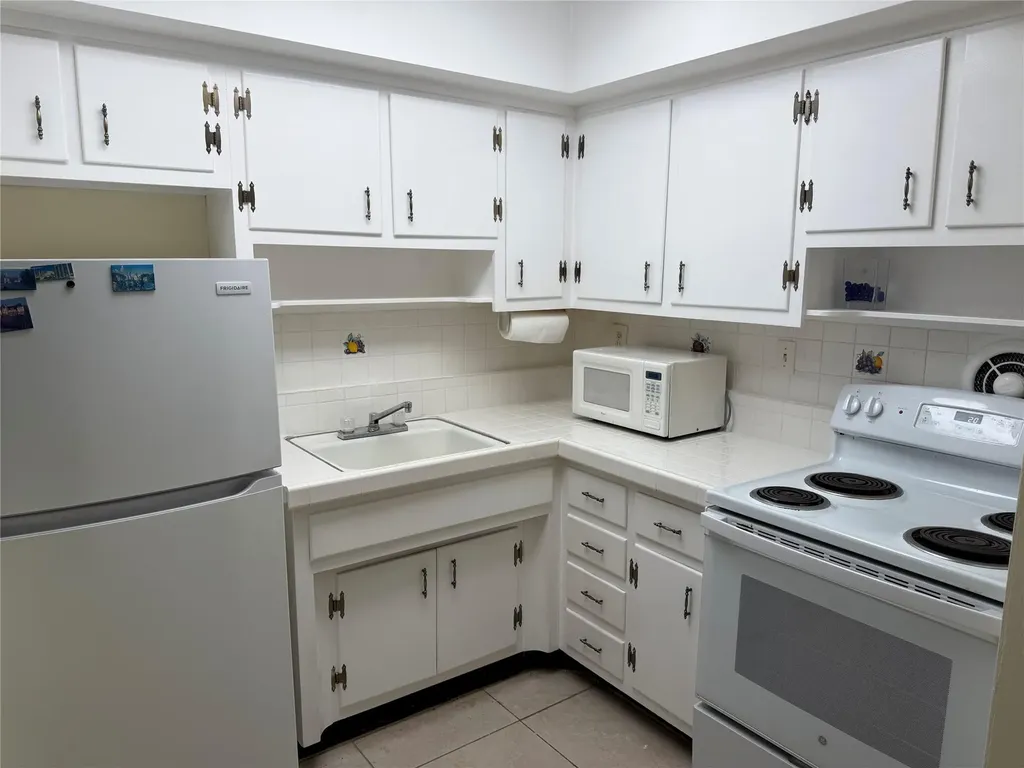 2841 NE 32nd Street Fort Lauderdale FL 33306