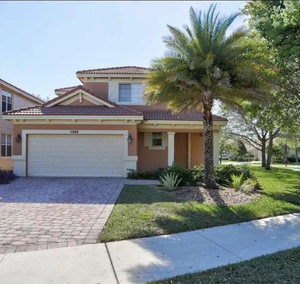 5888 SE Crooked Oak Avenue Hobe Sound FL 33455