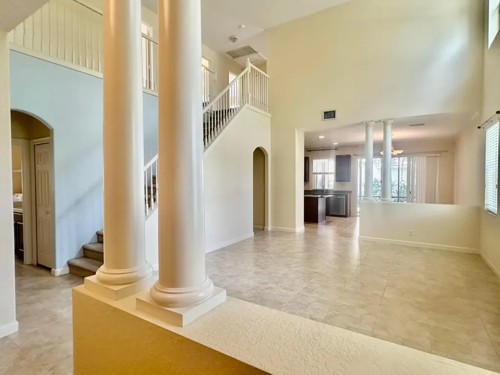 5888 SE Crooked Oak Avenue Hobe Sound FL 33455