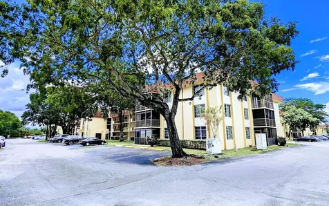 3253 Foxcroft Road Miramar FL 33025