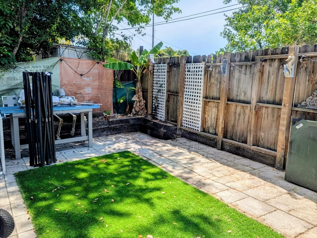 320 SW 21st Street Fort Lauderdale FL 33315