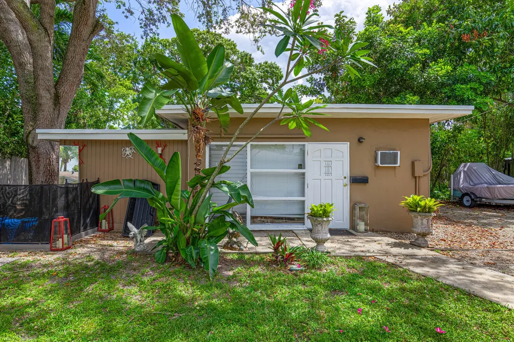 320 SW 21st Street Fort Lauderdale FL 33315