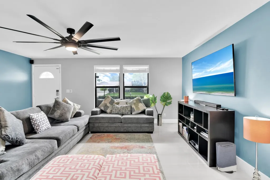 8411 Theresa Road Boynton Beach FL 33472
