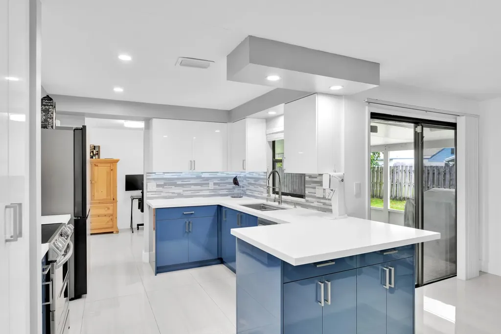 8411 Theresa Road Boynton Beach FL 33472