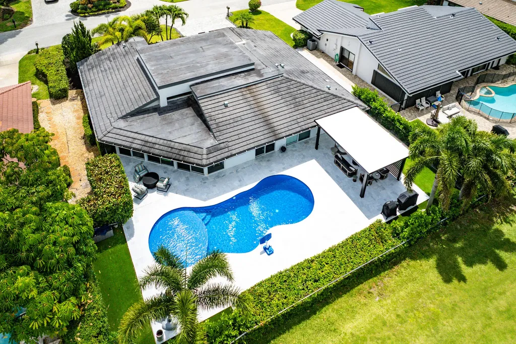 632 Lakewoode Circle W Delray Beach FL 33445