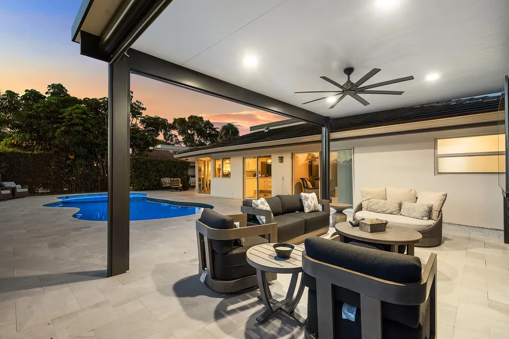 632 Lakewoode Circle W Delray Beach FL 33445