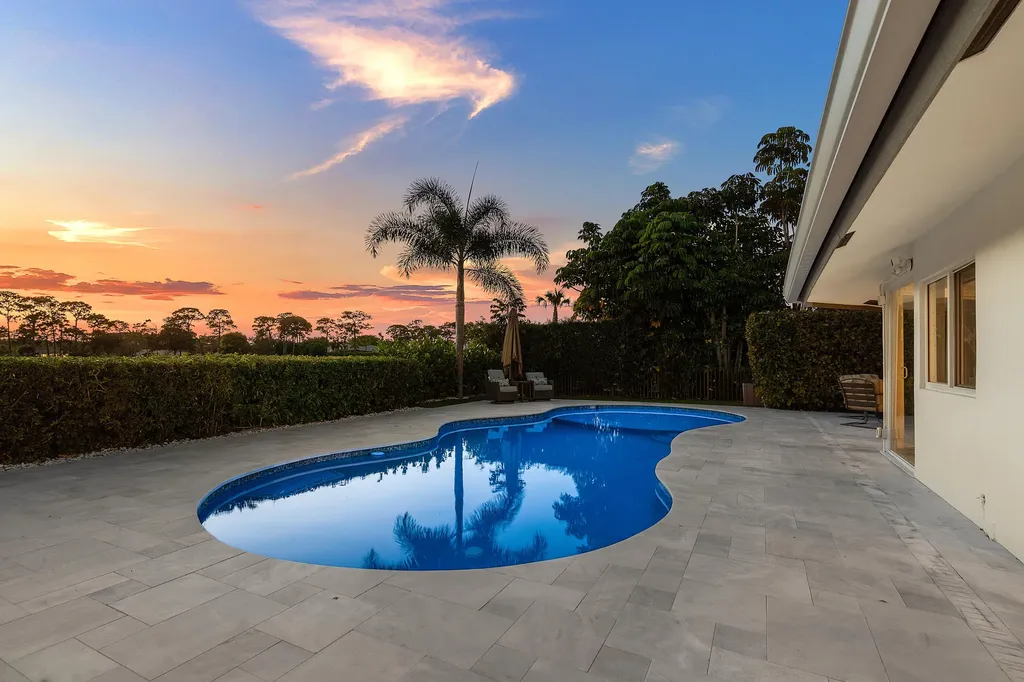 632 Lakewoode Circle W Delray Beach FL 33445