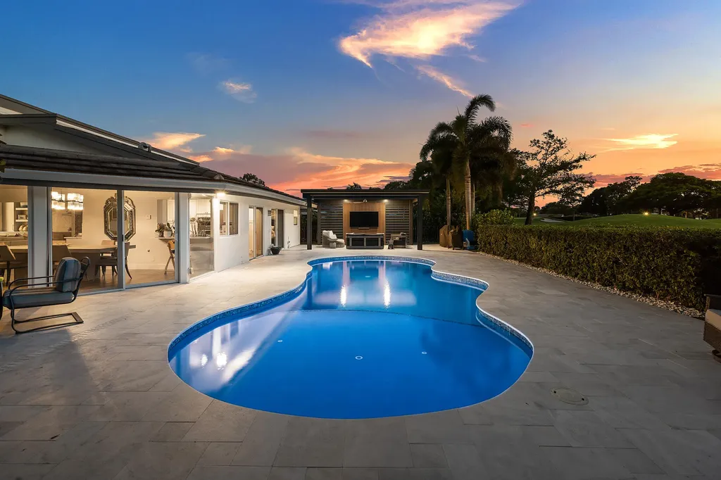 632 Lakewoode Circle W Delray Beach FL 33445
