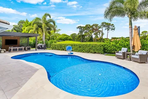 632 Lakewoode Circle W Delray Beach FL 33445