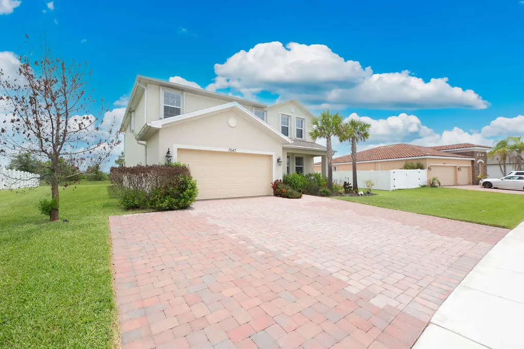 7647 NW Old Grove Lane Port St Lucie FL 34987
