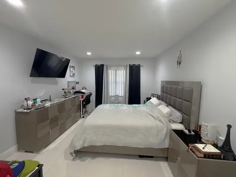 6575 W 27th Court Hialeah FL 33016