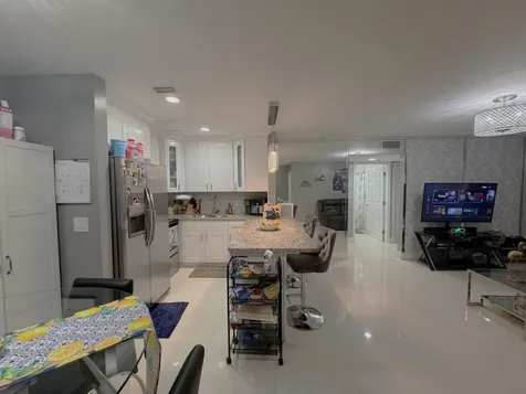 6575 W 27th Court Hialeah FL 33016