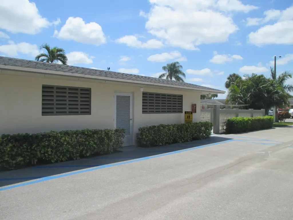 2715 Emory Drive E West Palm Beach FL 33415