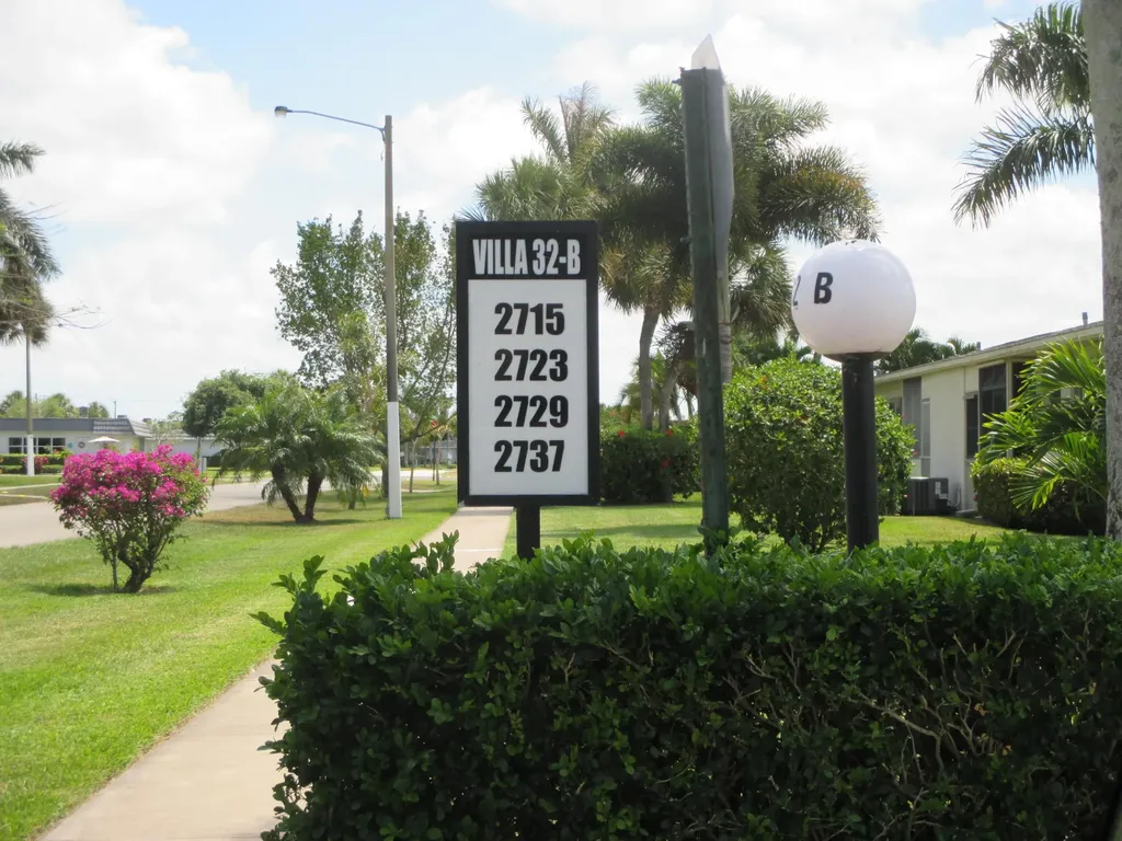 2715 Emory Drive E West Palm Beach FL 33415