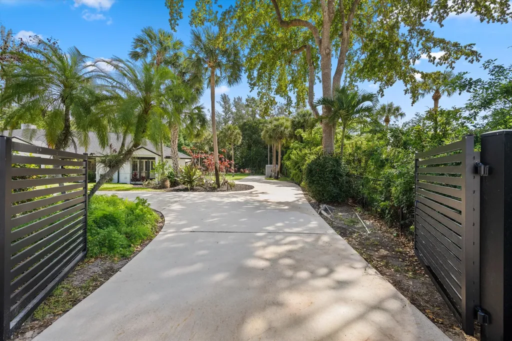 13275 Garwood Court Wellington FL 33414