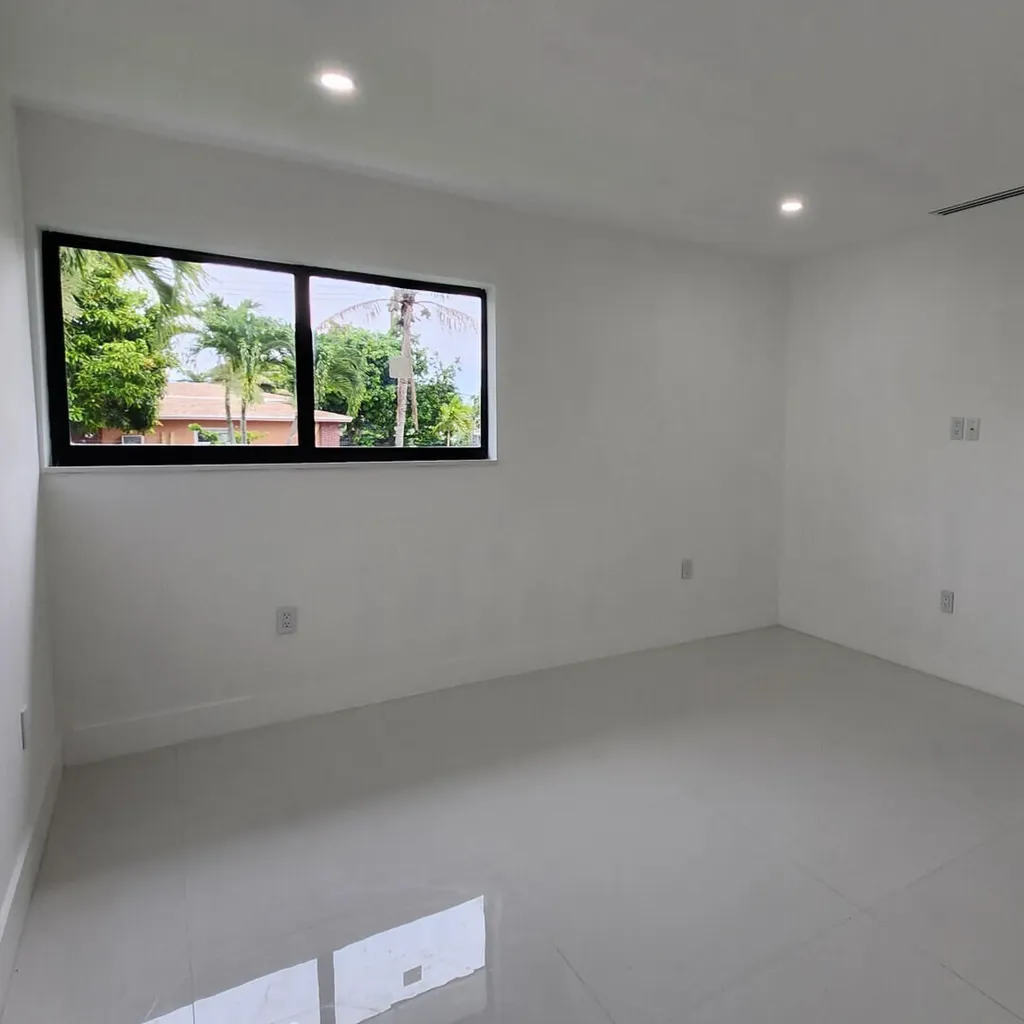 1275 NE 200th Terrace Miami FL 33179