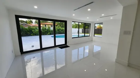 1275 NE 200th Terrace Miami FL 33179