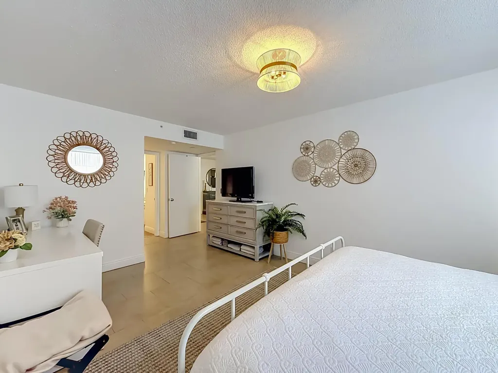1341 SE 3rd Avenue Dania Beach FL 33004