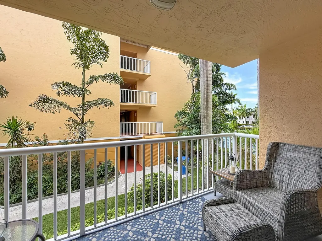 1341 SE 3rd Avenue Dania Beach FL 33004