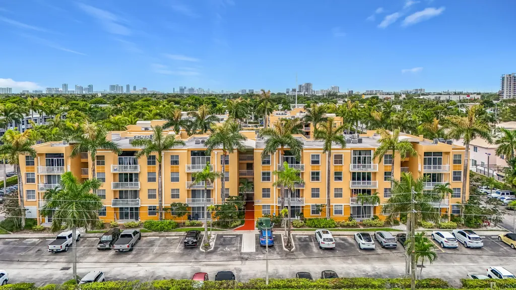 1341 SE 3rd Avenue Dania Beach FL 33004