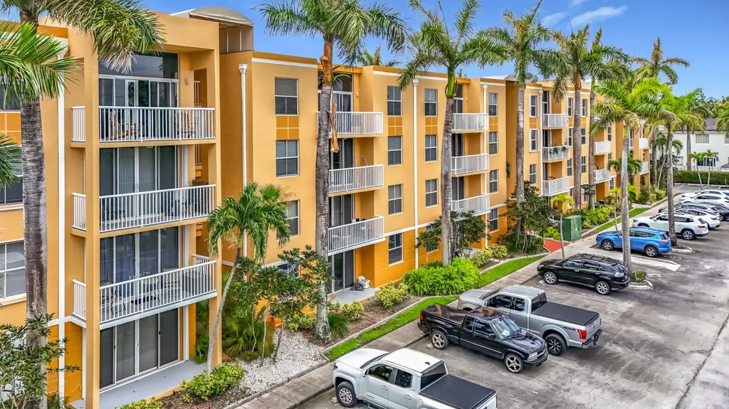1341 SE 3rd Avenue Dania Beach FL 33004