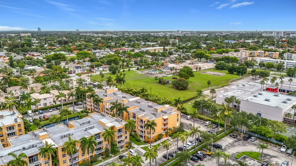 1341 SE 3rd Avenue Dania Beach FL 33004