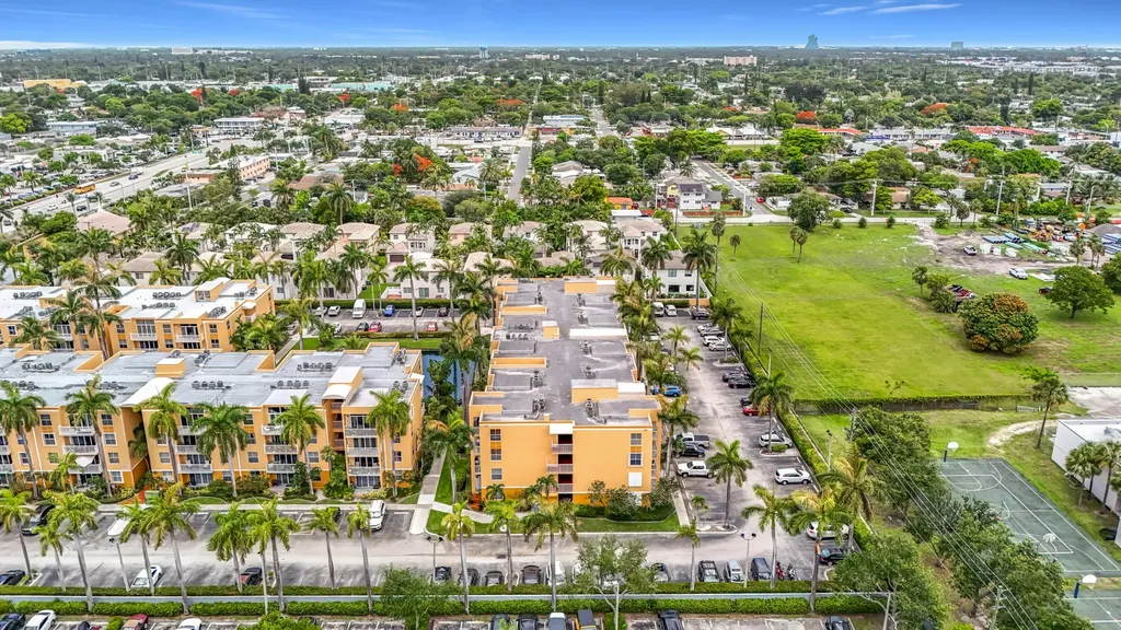1341 SE 3rd Avenue Dania Beach FL 33004
