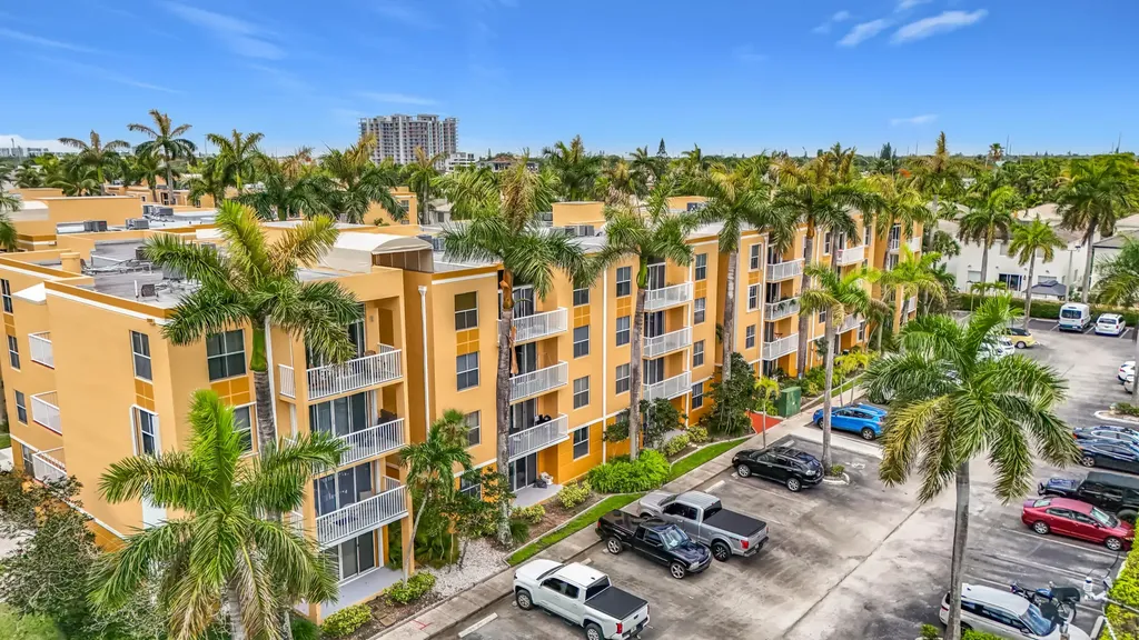 1341 SE 3rd Avenue Dania Beach FL 33004