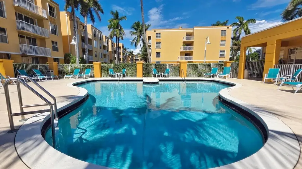 1341 SE 3rd Avenue Dania Beach FL 33004