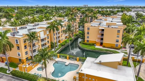 1341 SE 3rd Avenue Dania Beach FL 33004