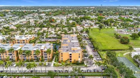 1341 SE 3rd Avenue Dania Beach FL 33004