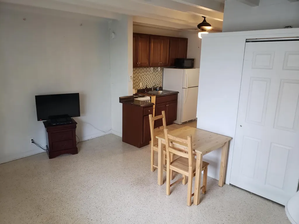 100 Cascade Lane Palm Beach Shores FL 33404