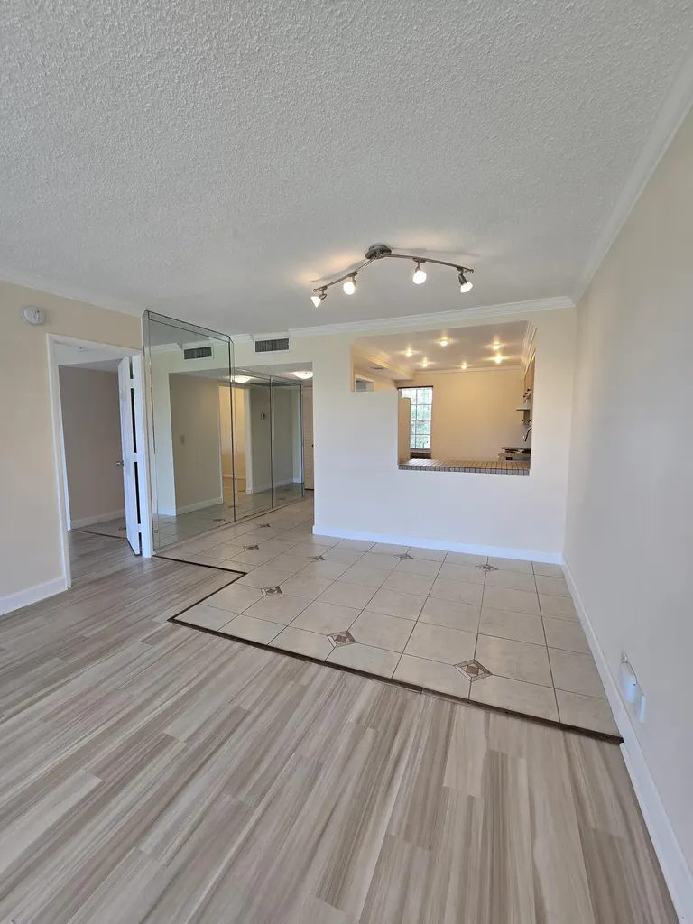 2900 N Palm Aire Drive N Pompano Beach FL 33069