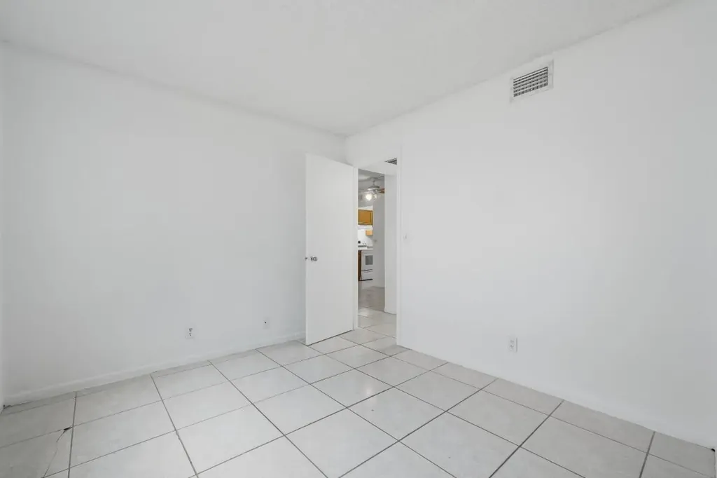 10148 Twin Lakes Drive Coral Springs FL 33071