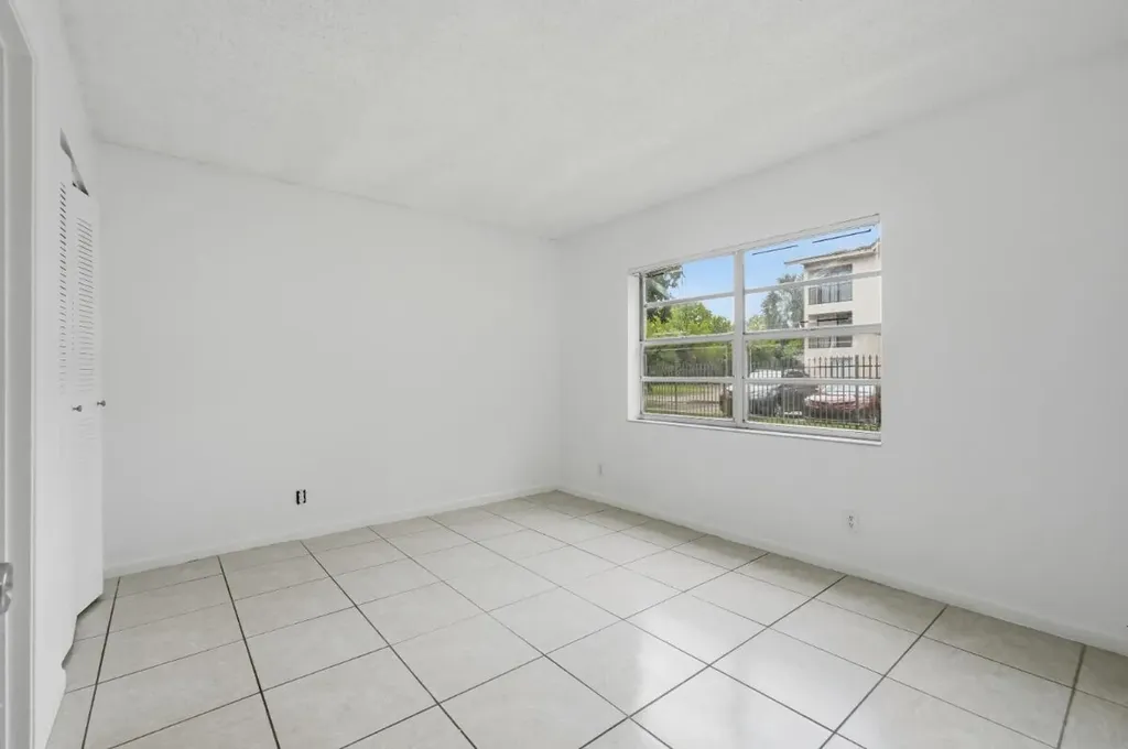 10148 Twin Lakes Drive Coral Springs FL 33071