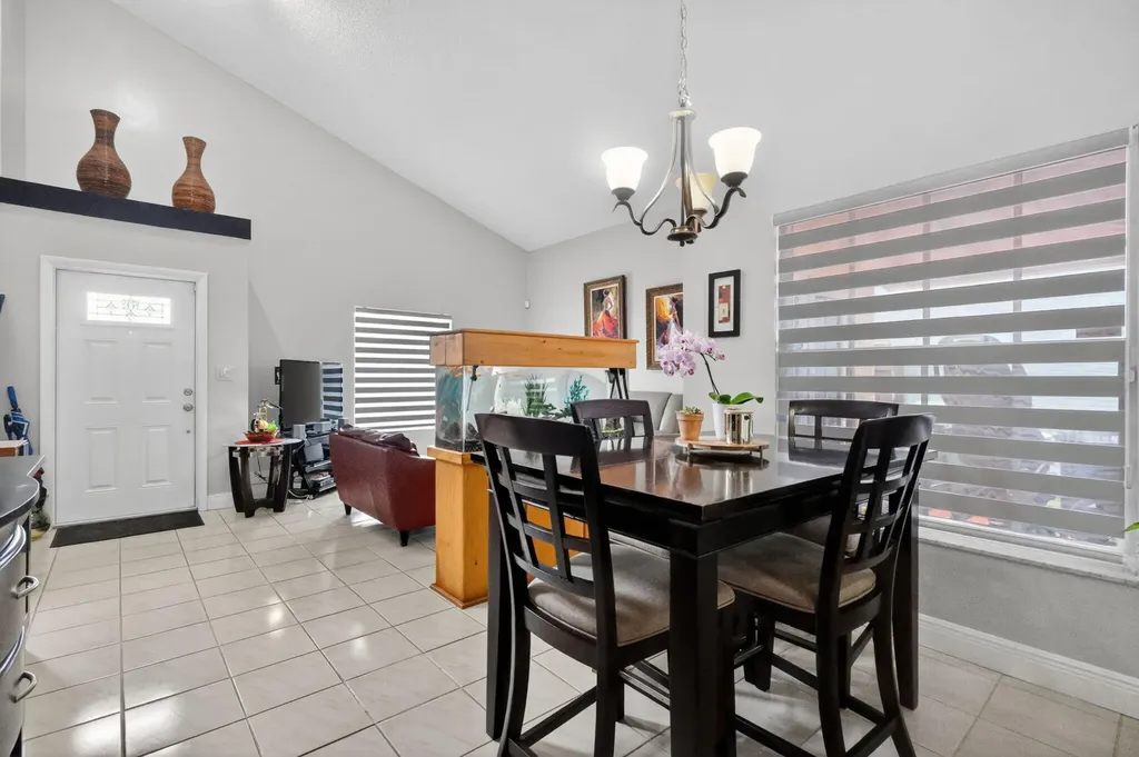 18977 NW 63rd Court Circle Miami Gardens FL 33015