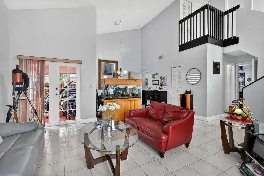 18977 NW 63rd Court Circle Miami Gardens FL 33015