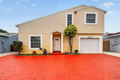 18977 NW 63rd Court Circle Miami Gardens FL 33015